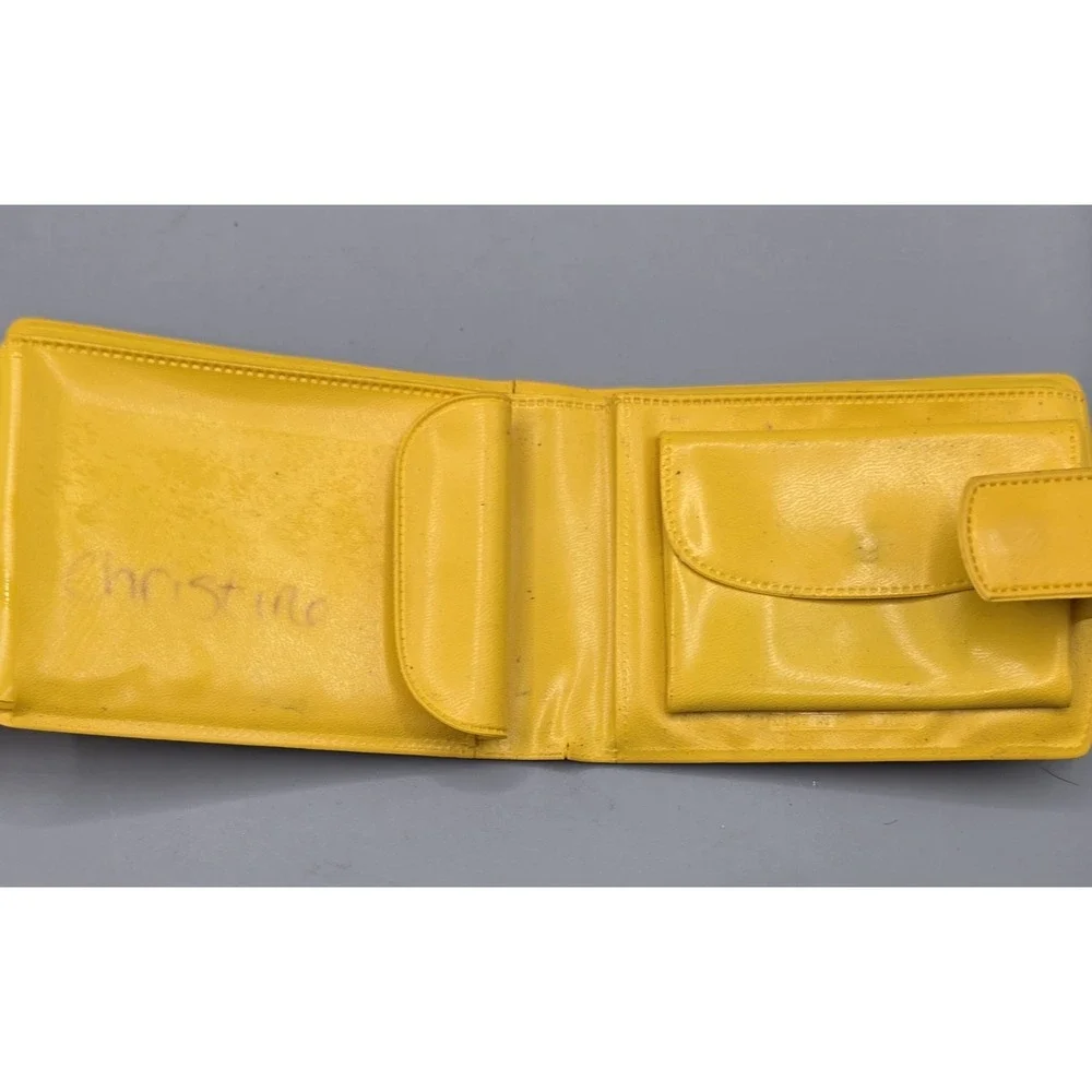 Vintage 1983 Hasbro Charmkins Yellow Wallet Brown Eyed Susan Vinyl Bifold Rare
